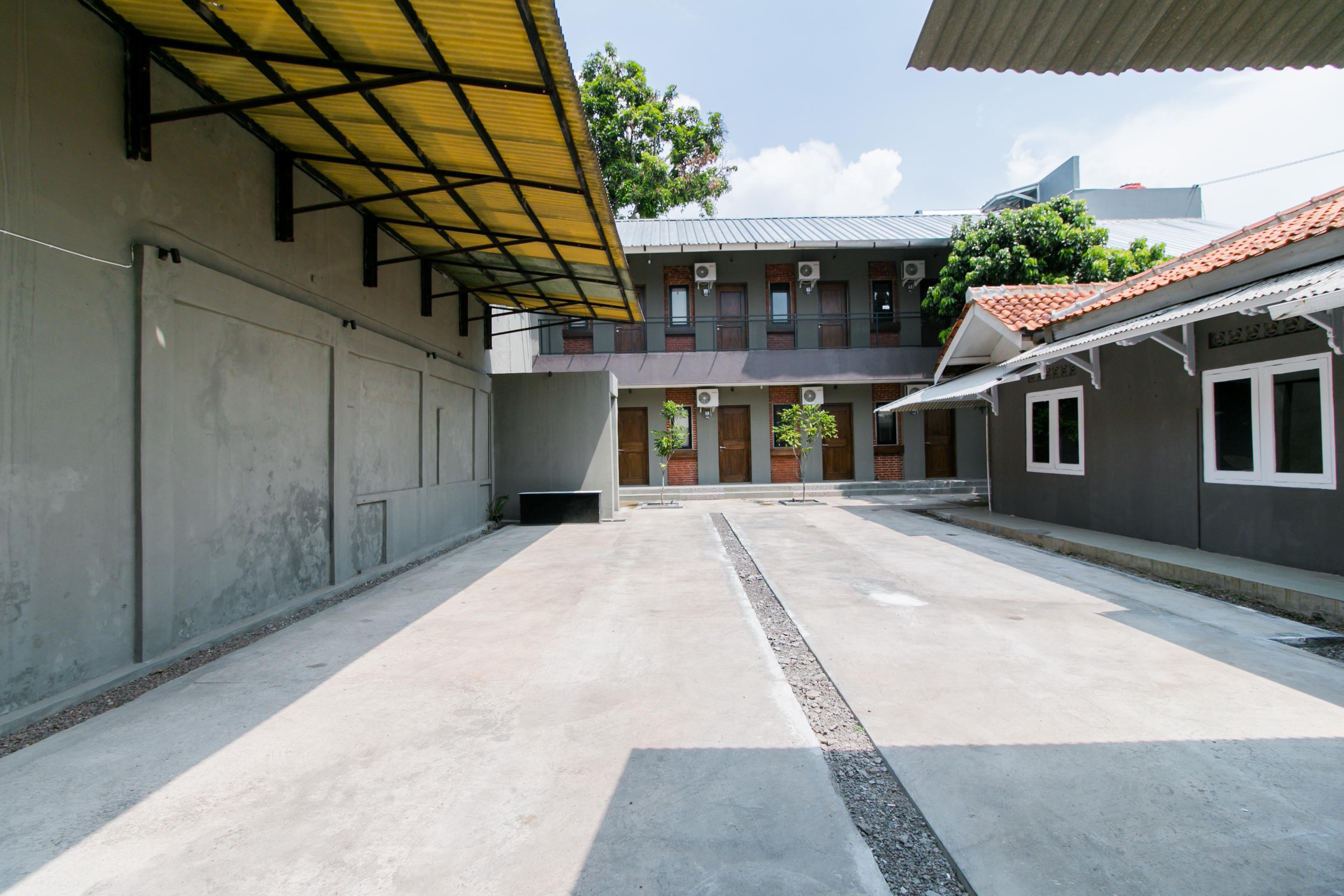 Capital O 1898 Louise Place Cianjur Ngoại thất bức ảnh
