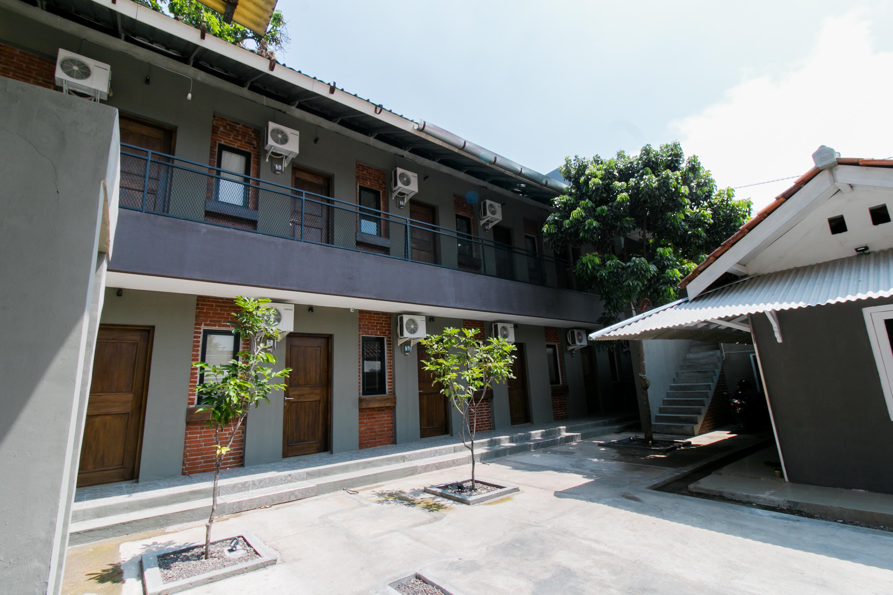 Capital O 1898 Louise Place Cianjur Ngoại thất bức ảnh