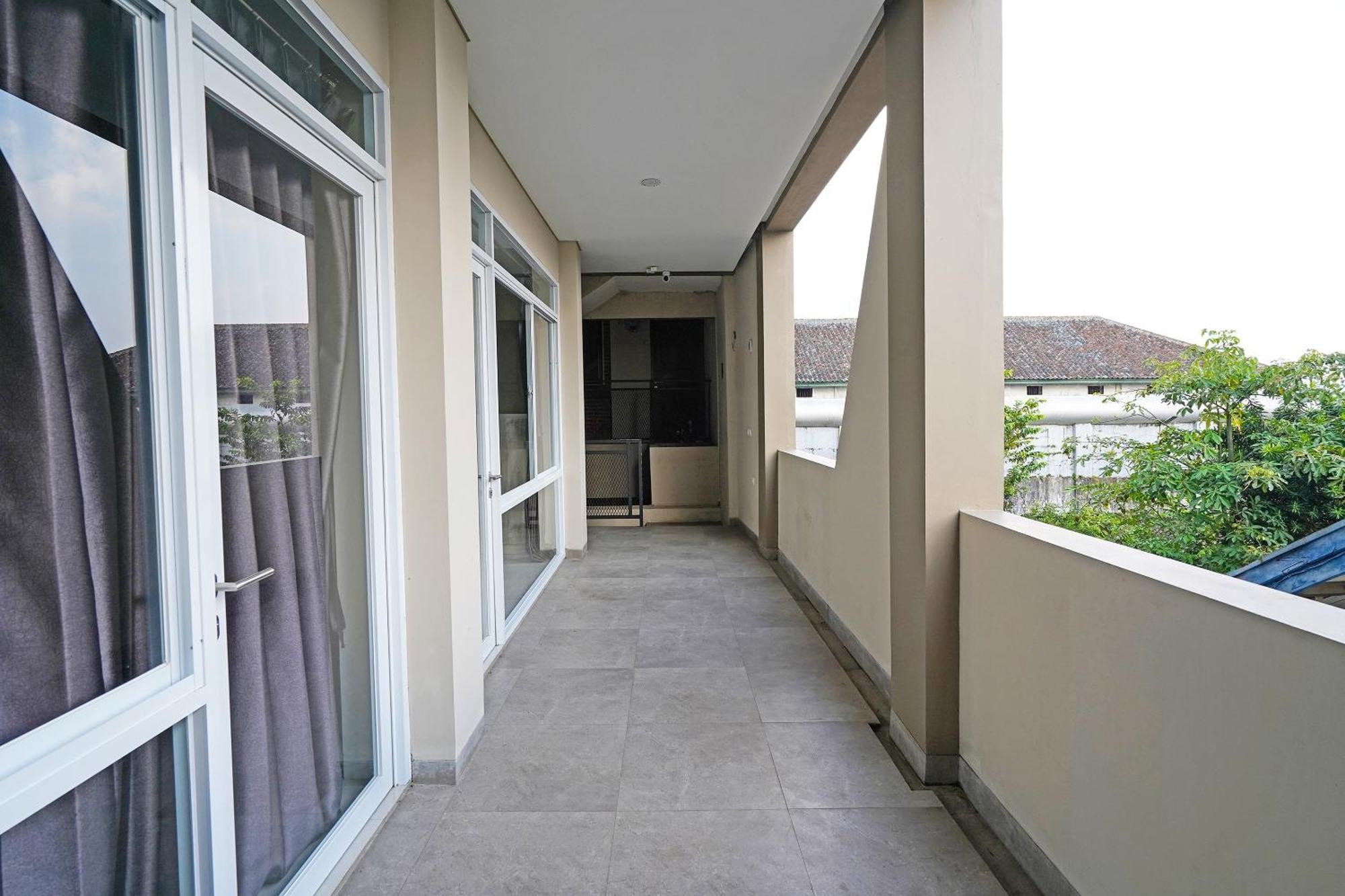 Capital O 1898 Louise Place Cianjur Ngoại thất bức ảnh