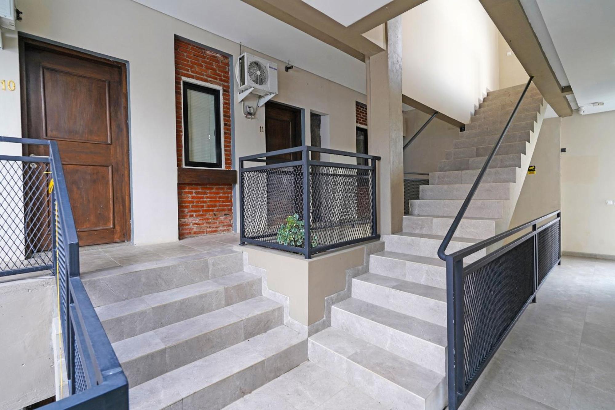 Capital O 1898 Louise Place Cianjur Ngoại thất bức ảnh