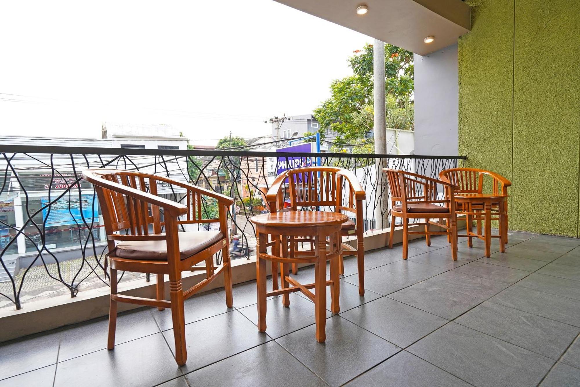 Capital O 1898 Louise Place Cianjur Ngoại thất bức ảnh
