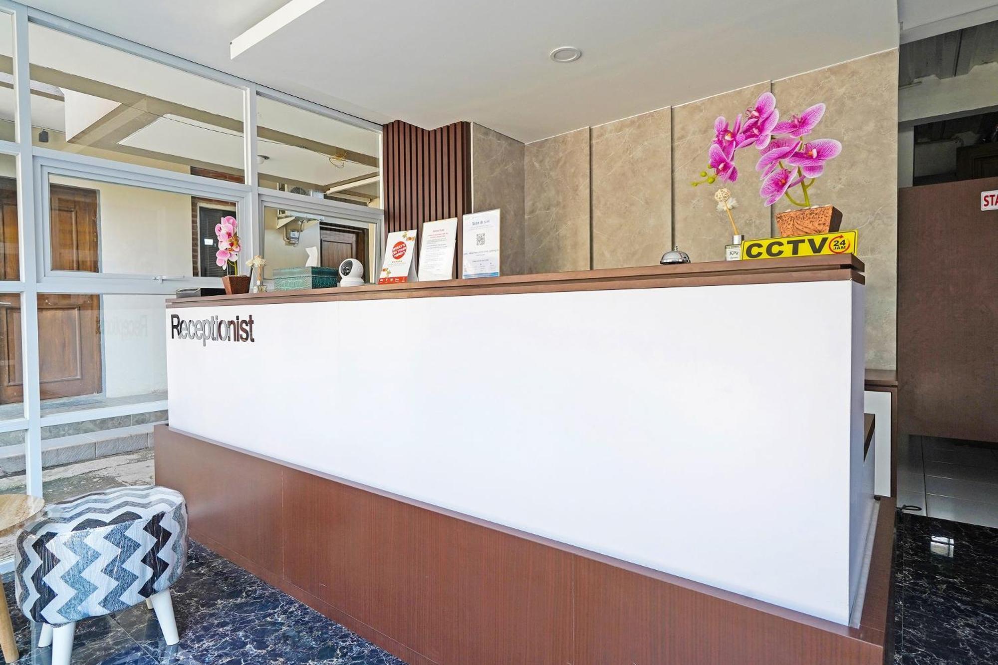 Capital O 1898 Louise Place Cianjur Ngoại thất bức ảnh