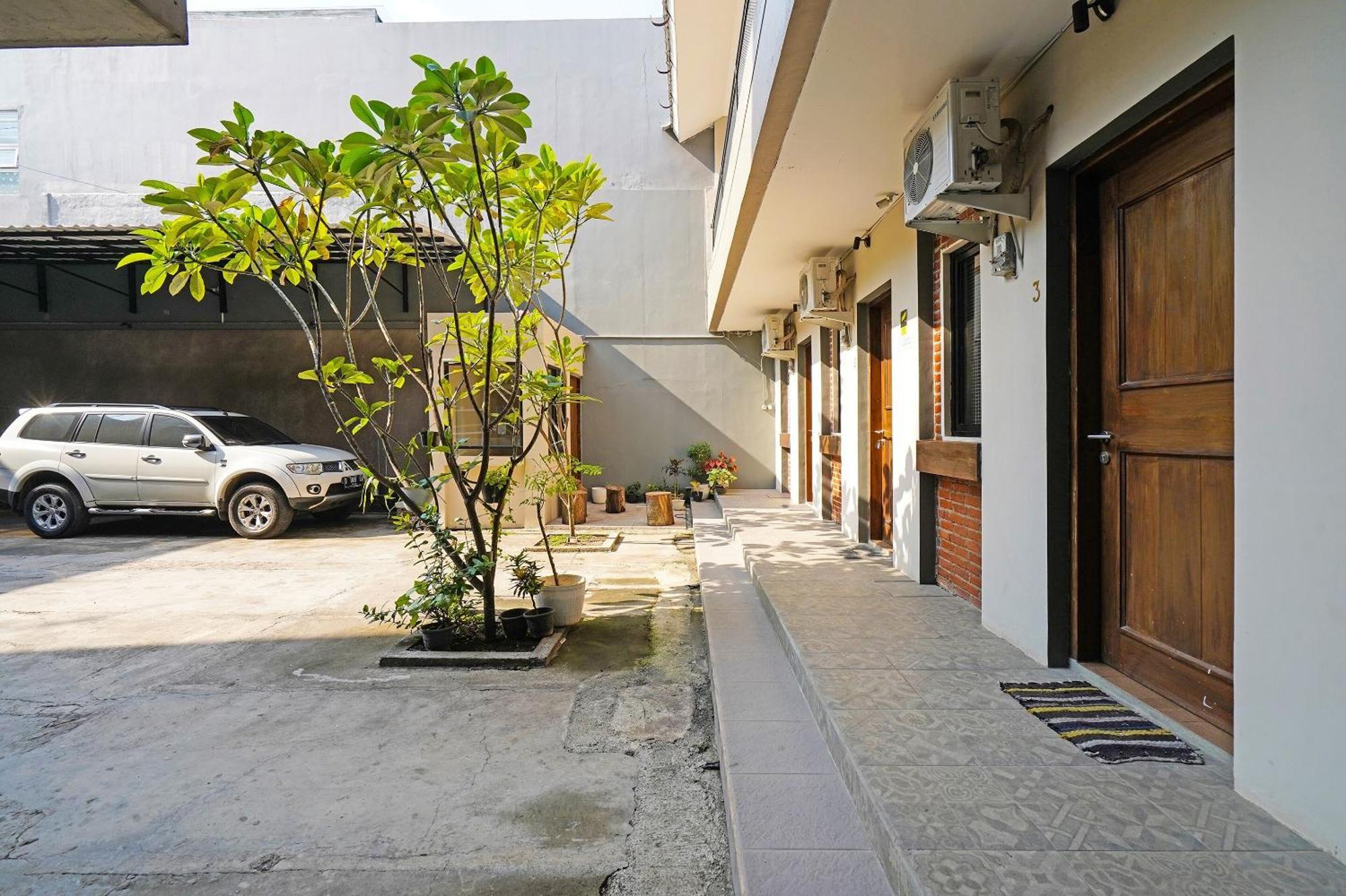 Capital O 1898 Louise Place Cianjur Ngoại thất bức ảnh