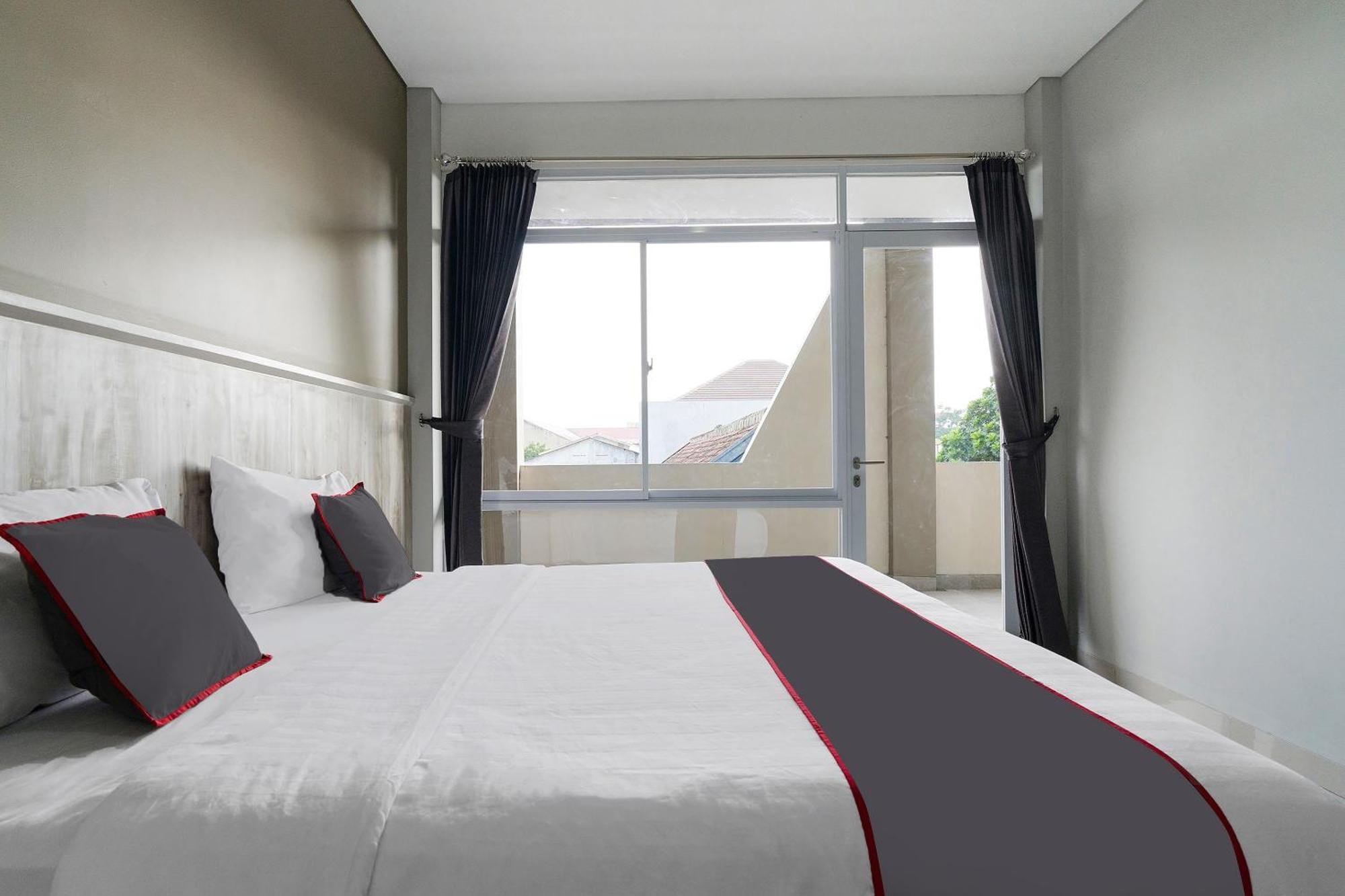 Capital O 1898 Louise Place Cianjur Ngoại thất bức ảnh